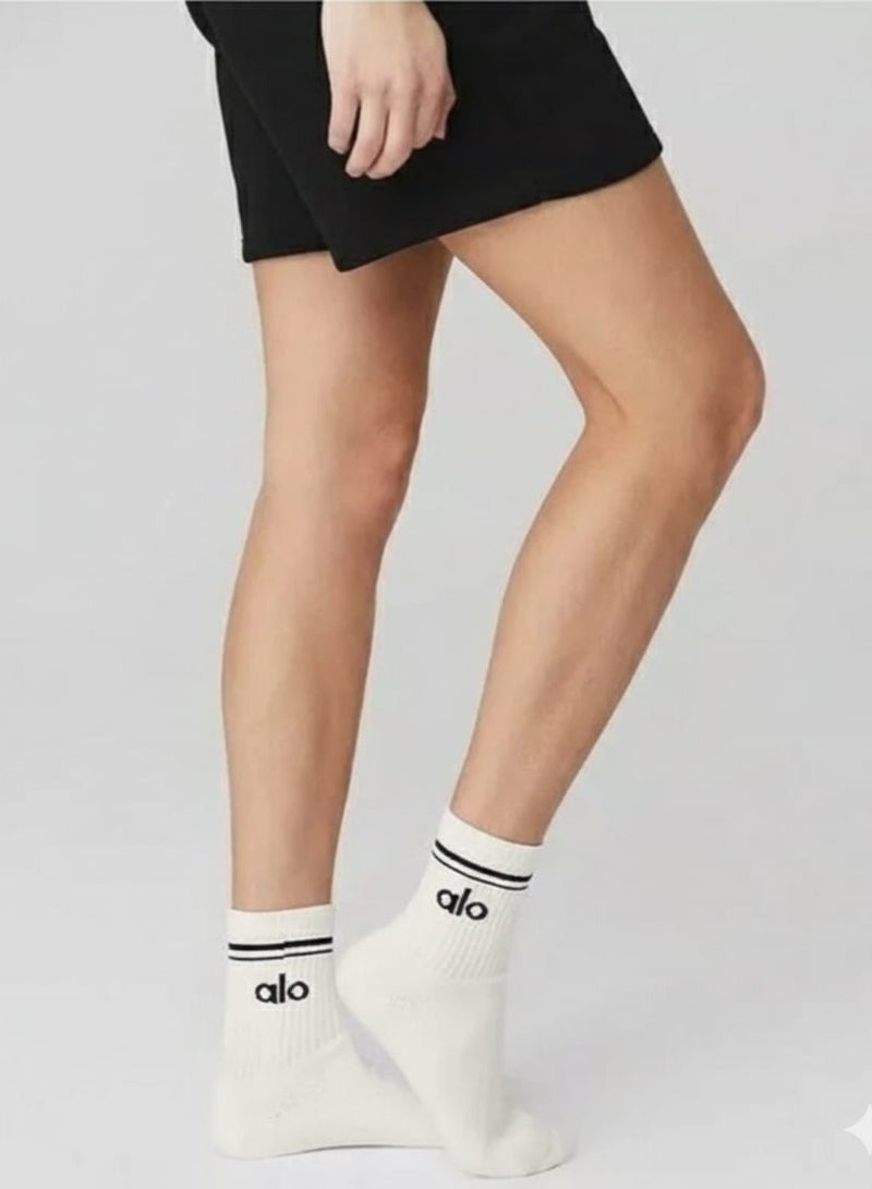 alo Dry Cushion Ankle Socks Moisture-Wicking, Breathable, and Durable Socks for Comfort and Performance of white - Image 1